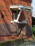 Voordeur met luifel erboven
<br/>
Gert-Jan Lobbes, 2019-04-01